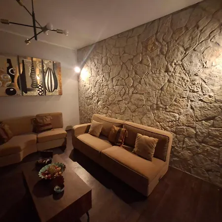 Mainalo View House