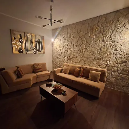 Mainalo View House * 维蒂纳