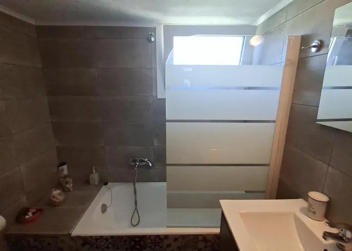 Mainalo View House *